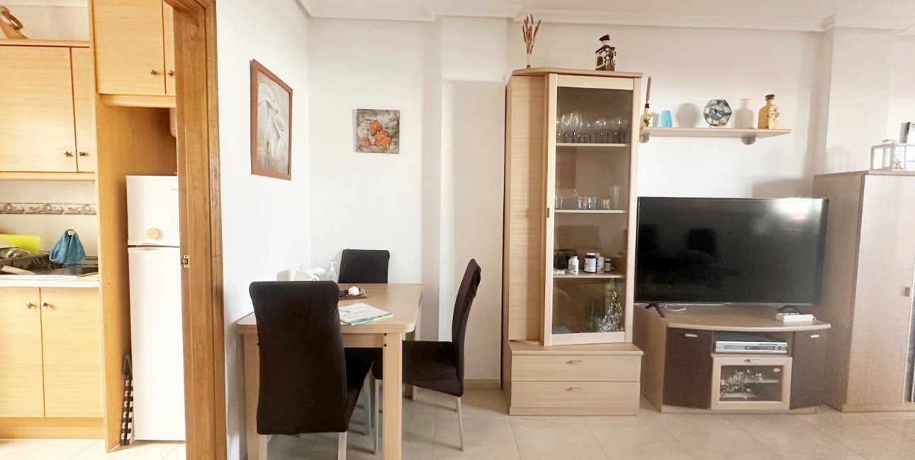 Resale - Bungalow -
Torrevieja