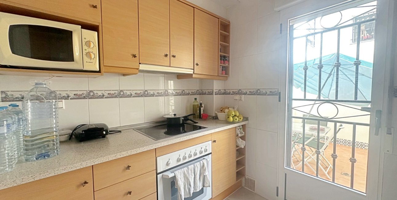 Resale - Bungalow -
Torrevieja
