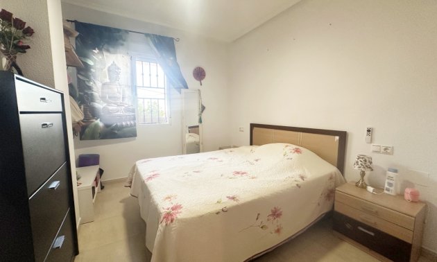 Resale - Bungalow -
Torrevieja