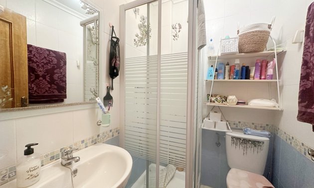 Resale - Bungalow -
Torrevieja