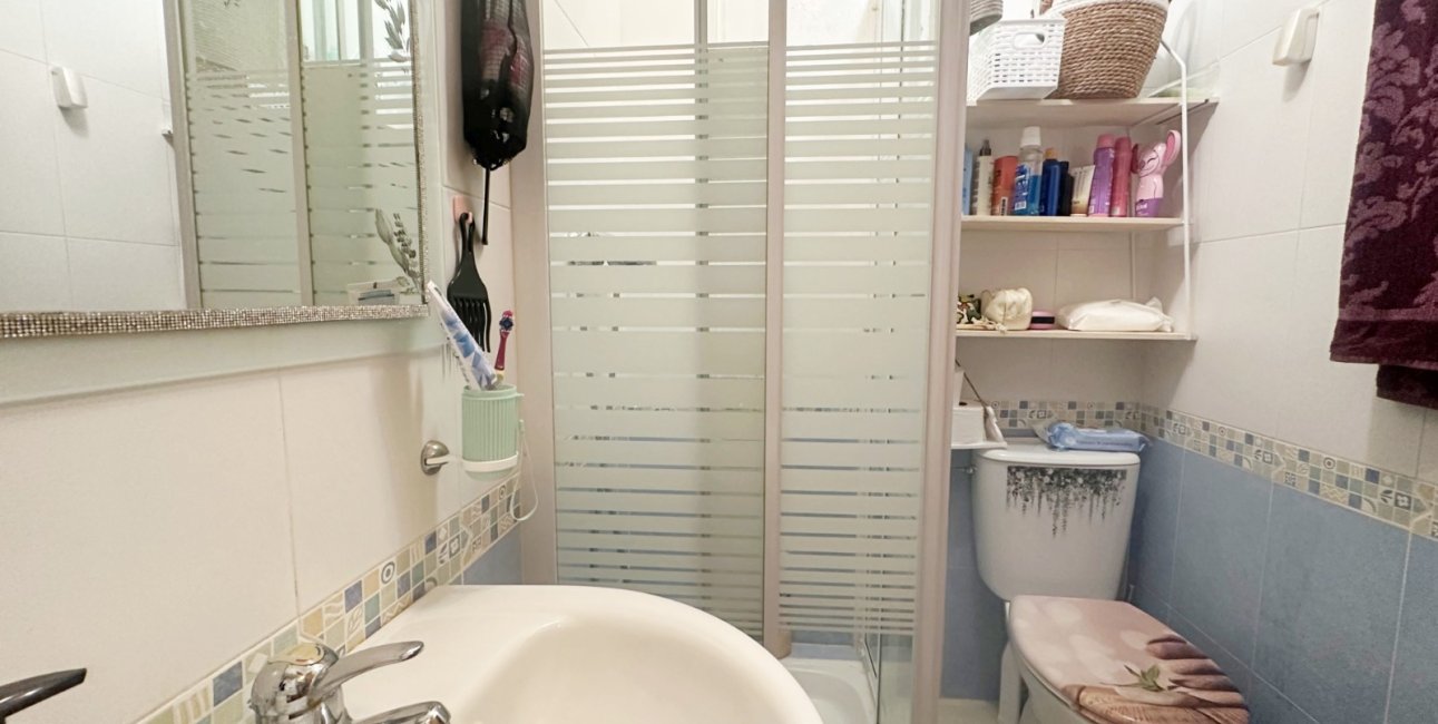 Resale - Bungalow -
Torrevieja