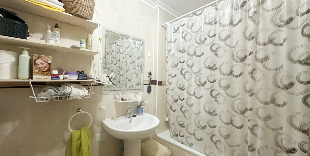 Resale - Bungalow -
Torrevieja