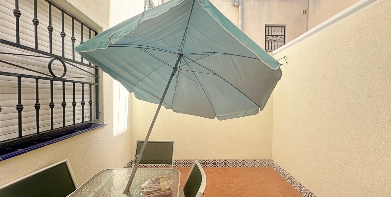 Resale - Bungalow -
Torrevieja