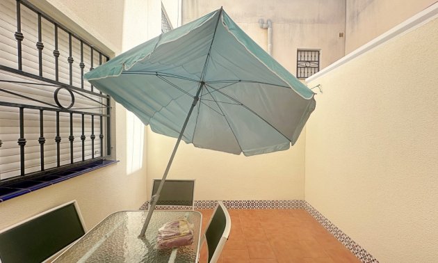 Resale - Bungalow -
Torrevieja