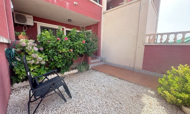 Resale - Bungalow -
Torrevieja