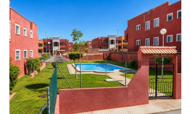 Resale - Bungalow -
Torrevieja