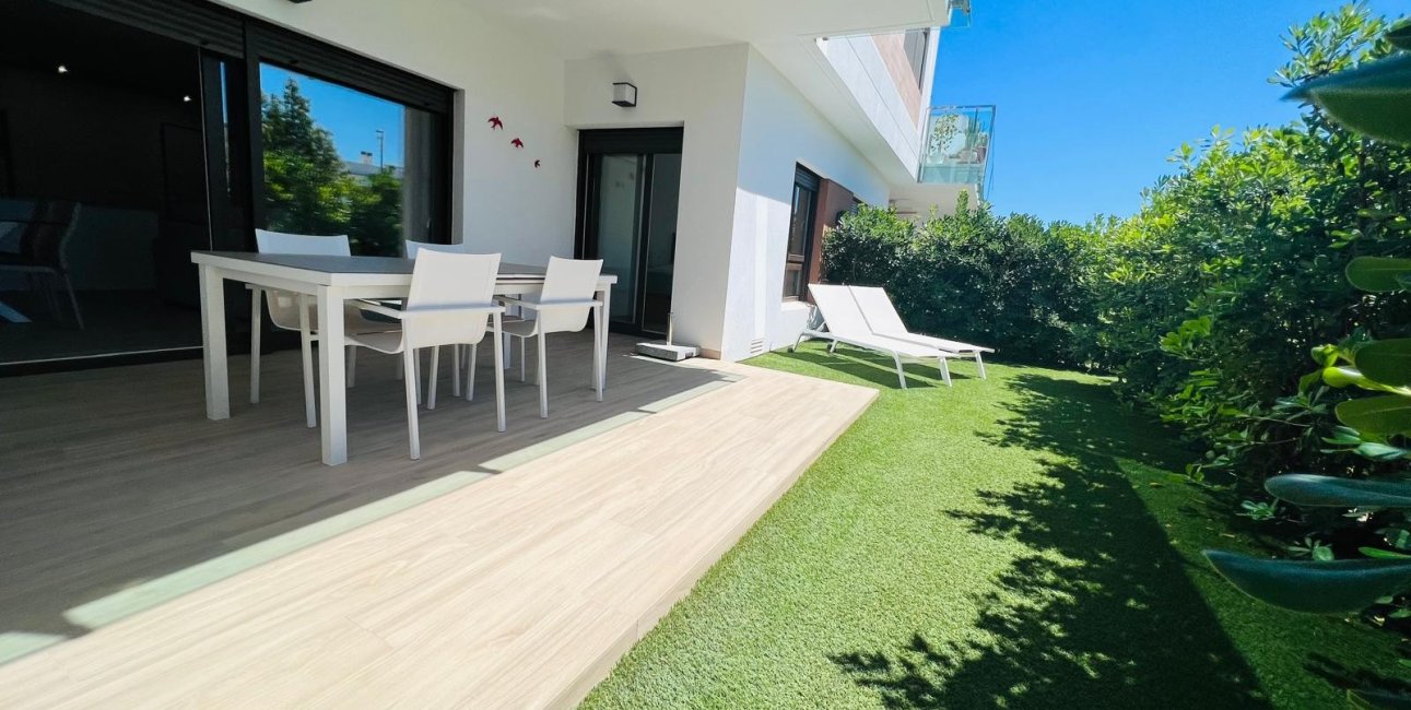 Resale - Apartment / flat -
Los Montesinos - Entre Naranjos / Vistabella Golf