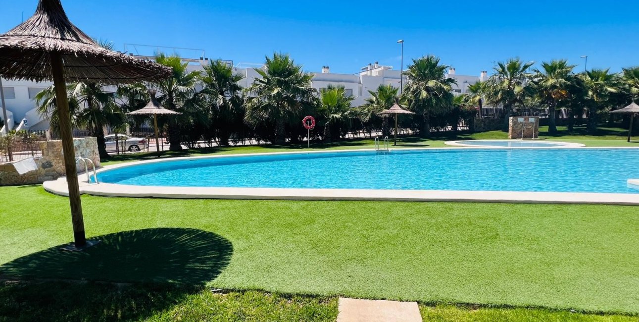 Resale - Apartment / flat -
Los Montesinos - Entre Naranjos / Vistabella Golf