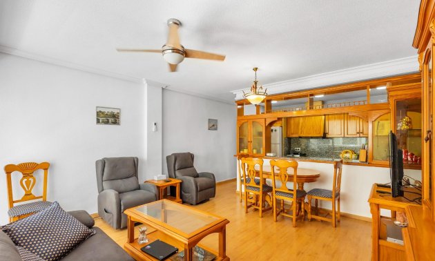 Resale - Apartment / flat -
Torrevieja - Paseo maritimo
