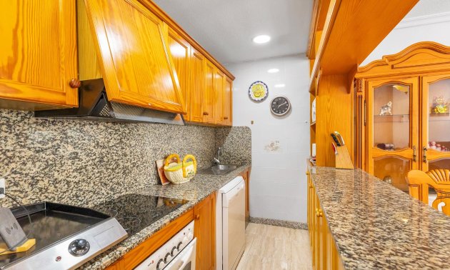 Resale - Apartment / flat -
Torrevieja - Paseo maritimo