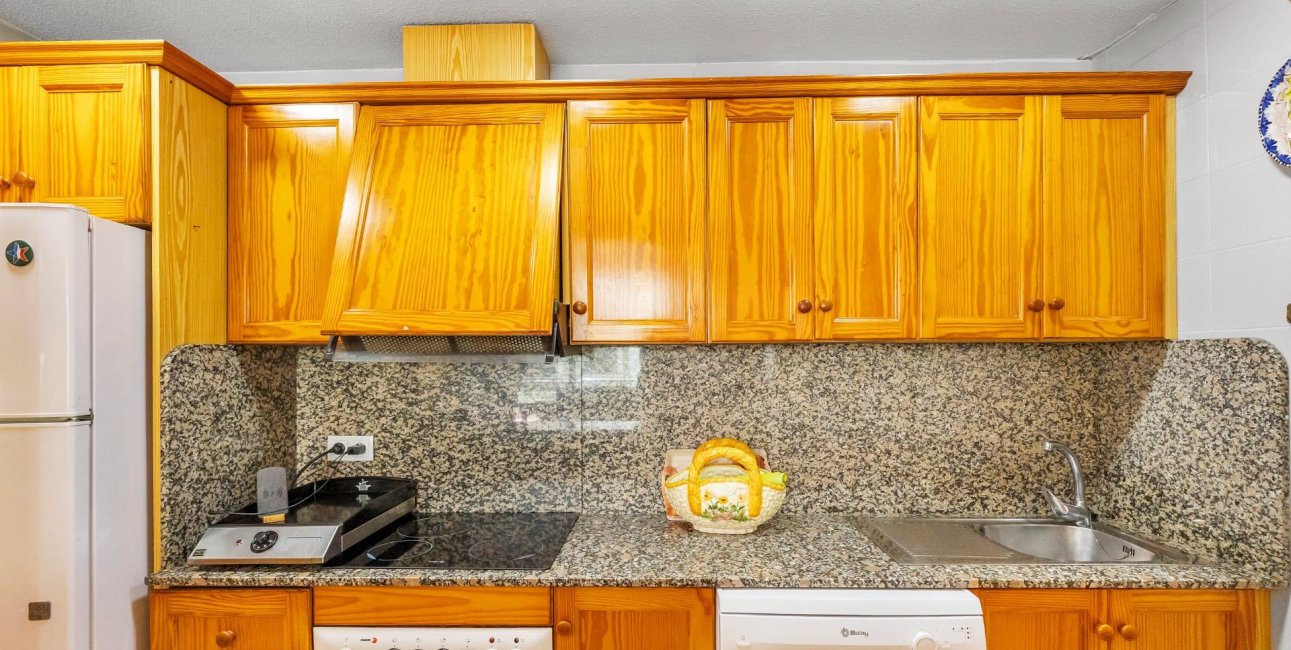Resale - Apartment / flat -
Torrevieja - Paseo maritimo
