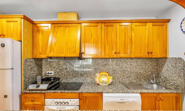 Resale - Apartment / flat -
Torrevieja - Paseo maritimo