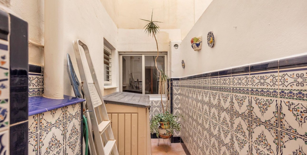 Resale - Apartment / flat -
Torrevieja - Paseo maritimo