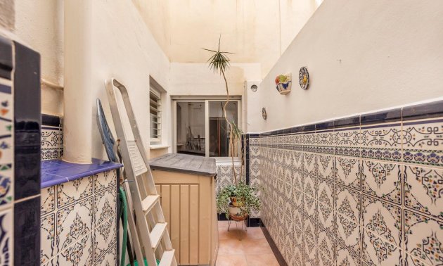 Resale - Apartment / flat -
Torrevieja - Paseo maritimo