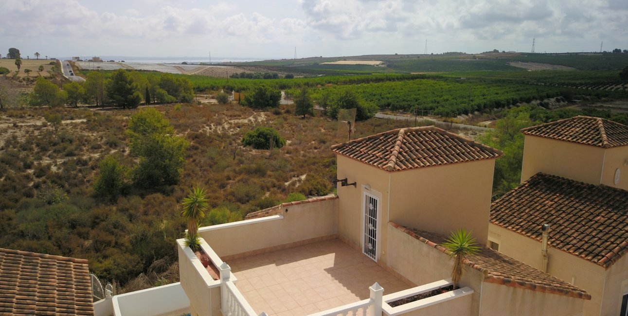 Reventa - Villa -
San Miguel de Salinas - Lake View Mansions