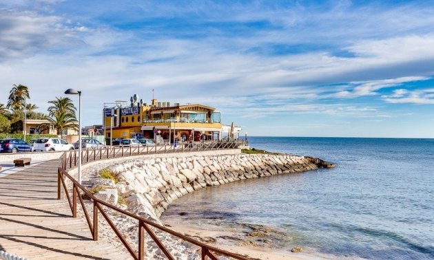 Rynek pierwotny - Willa -
Orihuela Costa - Punta Prima