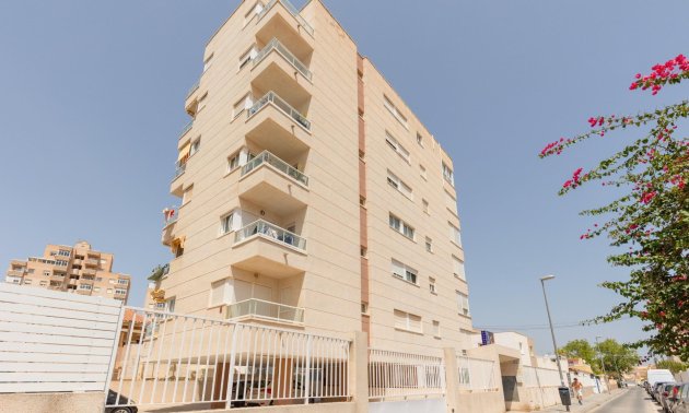 Resale - Apartment / flat -
Torrevieja - Nueva Torrevieja