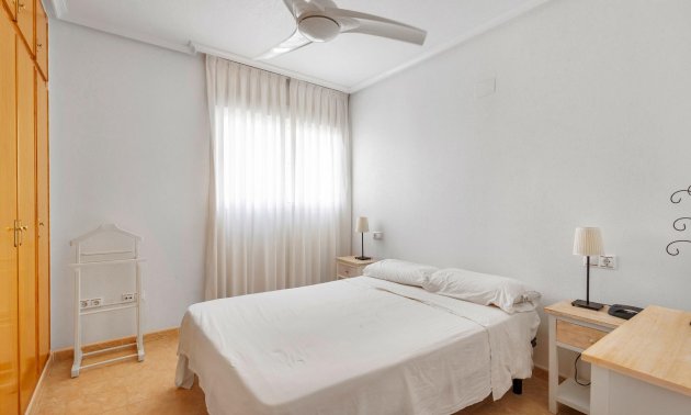 Resale - Apartment / flat -
Torrevieja - Nueva Torrevieja