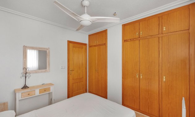 Resale - Apartment / flat -
Torrevieja - Nueva Torrevieja