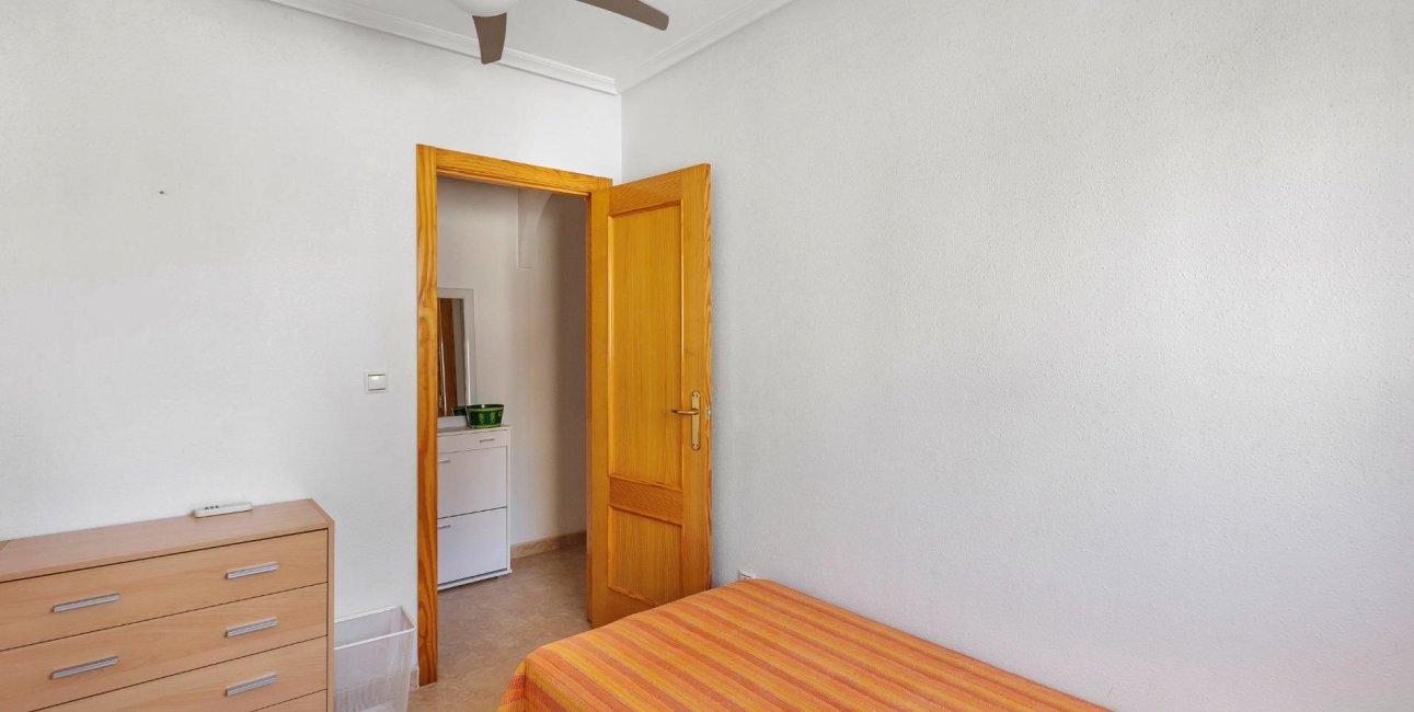 Resale - Apartment / flat -
Torrevieja - Nueva Torrevieja