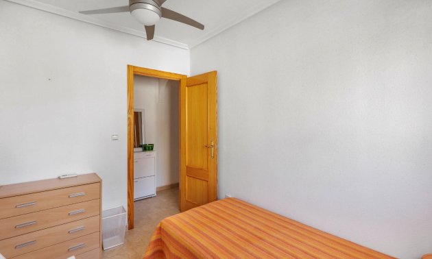 Resale - Apartment / flat -
Torrevieja - Nueva Torrevieja