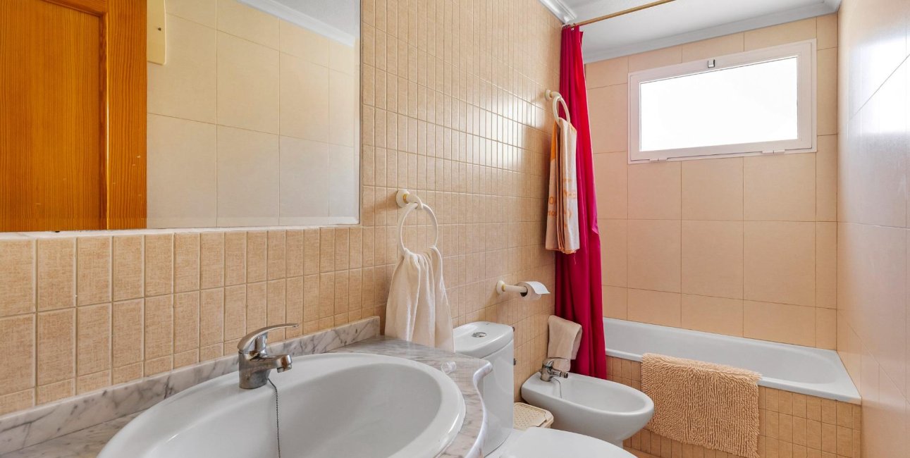 Resale - Apartment / flat -
Torrevieja - Nueva Torrevieja