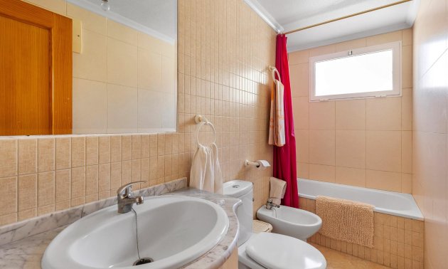 Resale - Apartment / flat -
Torrevieja - Nueva Torrevieja