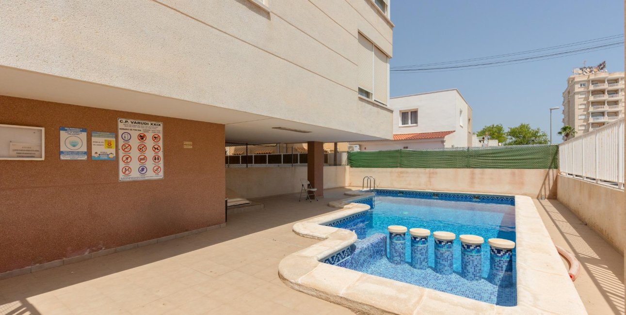Resale - Apartment / flat -
Torrevieja - Nueva Torrevieja