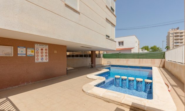 Resale - Apartment / flat -
Torrevieja - Nueva Torrevieja