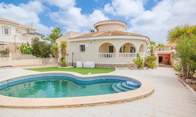 Resale - Villa -
Ciudad Quesada - La Fiesta