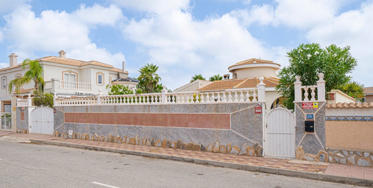 Resale - Villa -
Ciudad Quesada - La Fiesta