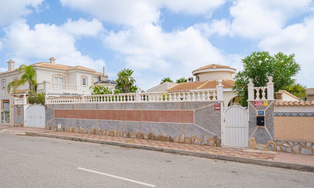 Resale - Villa -
Ciudad Quesada - La Fiesta
