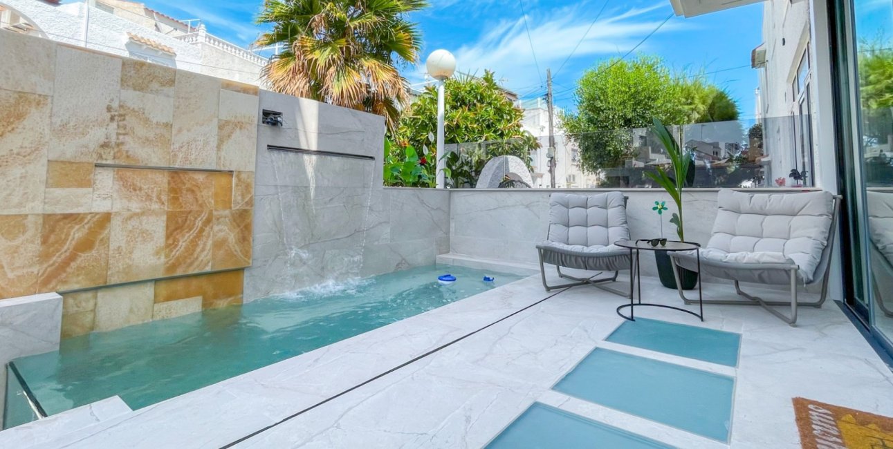 Resale - Townhouse -
Torrevieja - Aguas Nuevas