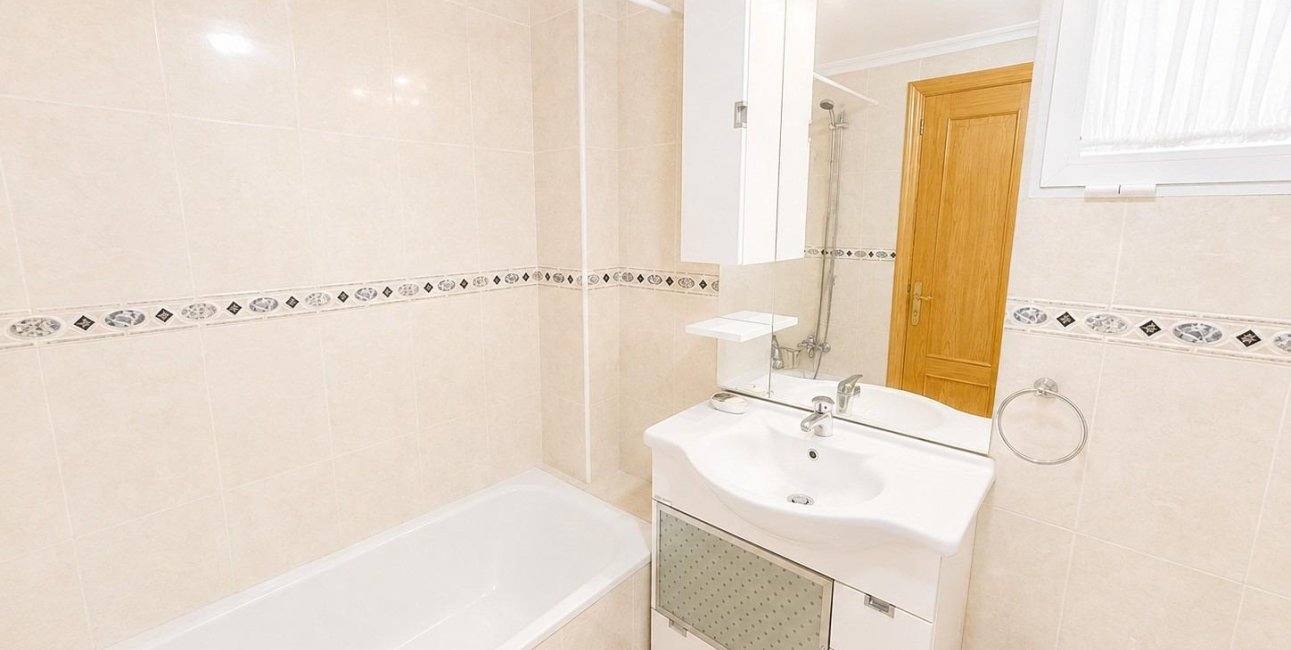 Reventa - Apartamento / piso -
Torrevieja - Playa del Cura