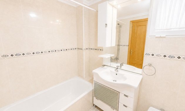 Reventa - Apartamento / piso -
Torrevieja - Playa del Cura
