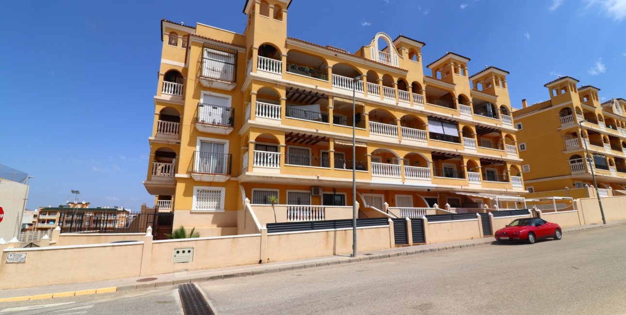 Reventa - Apartamento / piso -
Algorfa - Algorfa - Village