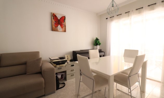 Reventa - Apartamento / piso -
Algorfa - Algorfa - Village
