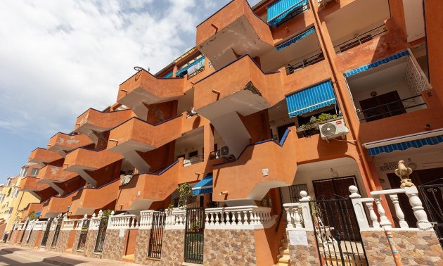 Reventa - Ático -
Torrevieja - La Mata