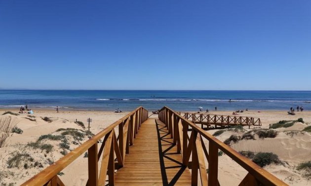 Reventa - Ático -
Torrevieja - La Mata