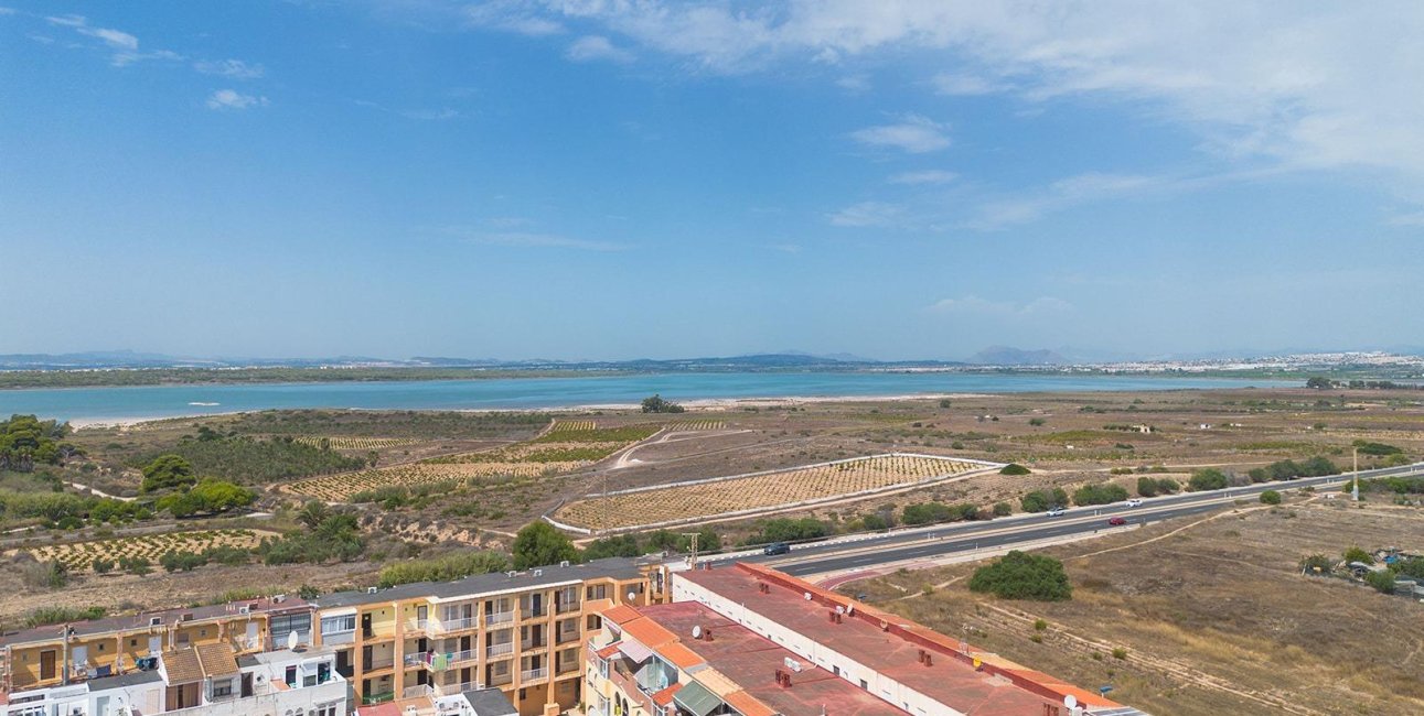 Reventa - Ático -
Torrevieja - La Mata