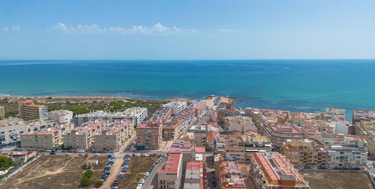 Reventa - Ático -
Torrevieja - La Mata
