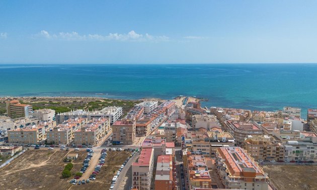 Reventa - Ático -
Torrevieja - La Mata