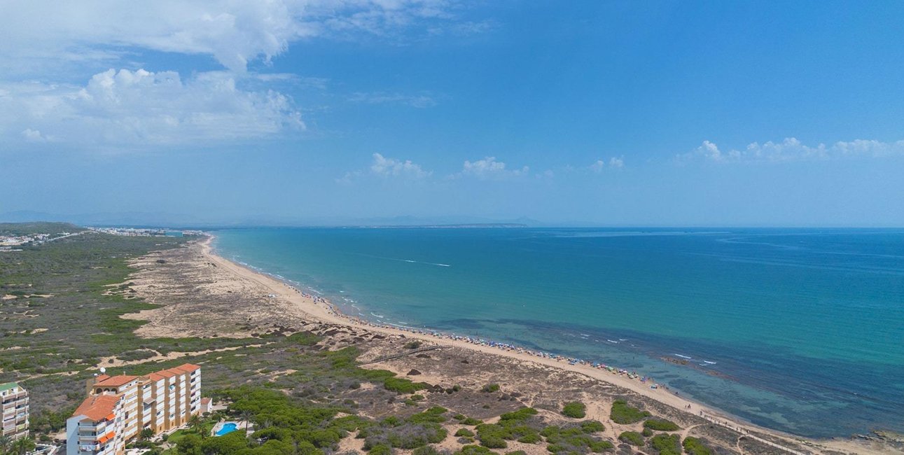 Reventa - Ático -
Torrevieja - La Mata