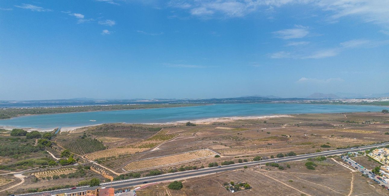 Reventa - Ático -
Torrevieja - La Mata