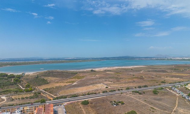 Reventa - Ático -
Torrevieja - La Mata