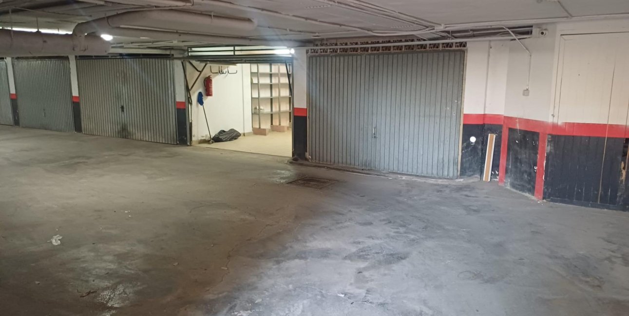 Resale - Garage -
Torrevieja - La Mata