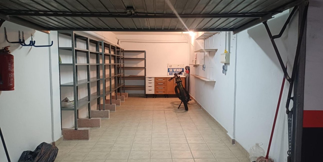 Resale - Garage -
Torrevieja - La Mata