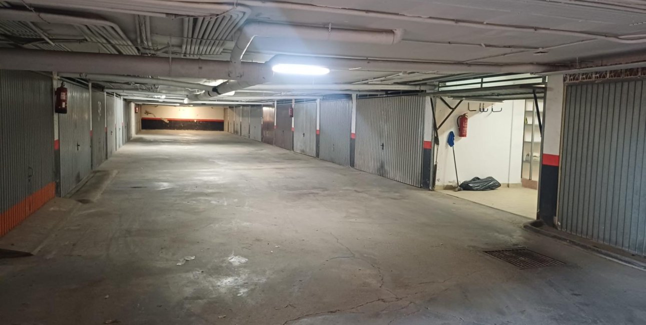 Resale - Garage -
Torrevieja - La Mata