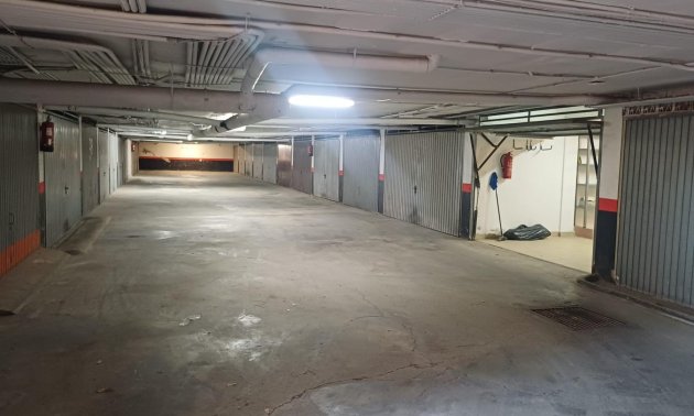 Resale - Garage -
Torrevieja - La Mata