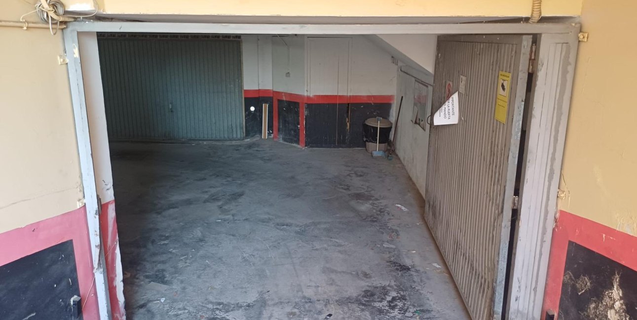 Resale - Garage -
Torrevieja - La Mata